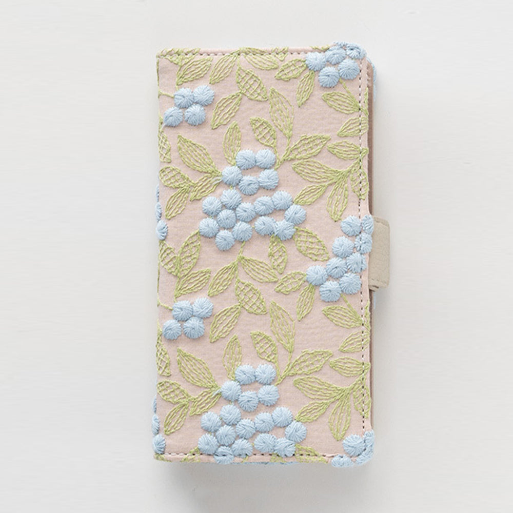 iPhone7 PLUS ぷっくりミモザ 刺繍 サイドマグネット スマホケース 手帳型